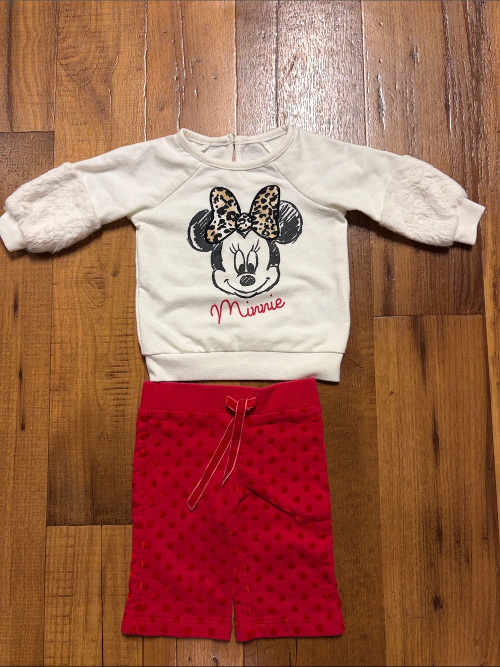 Disney Cream Minnie Pullover With Red Polka Dot Pants Size 0-3 Months Pit